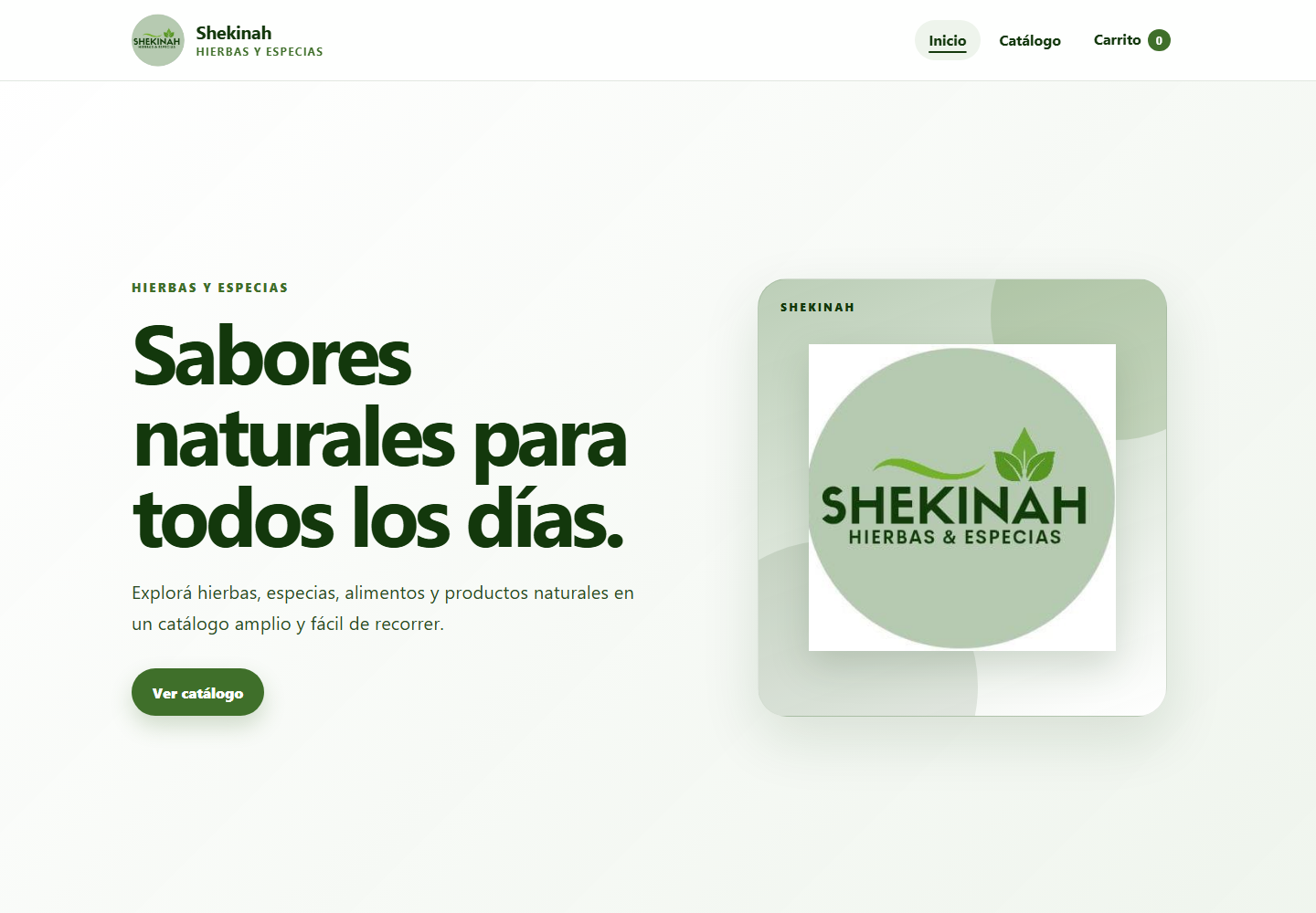 Vista local del proyecto Shekinah, con su identidad verde y la presentación de hierbas y especias